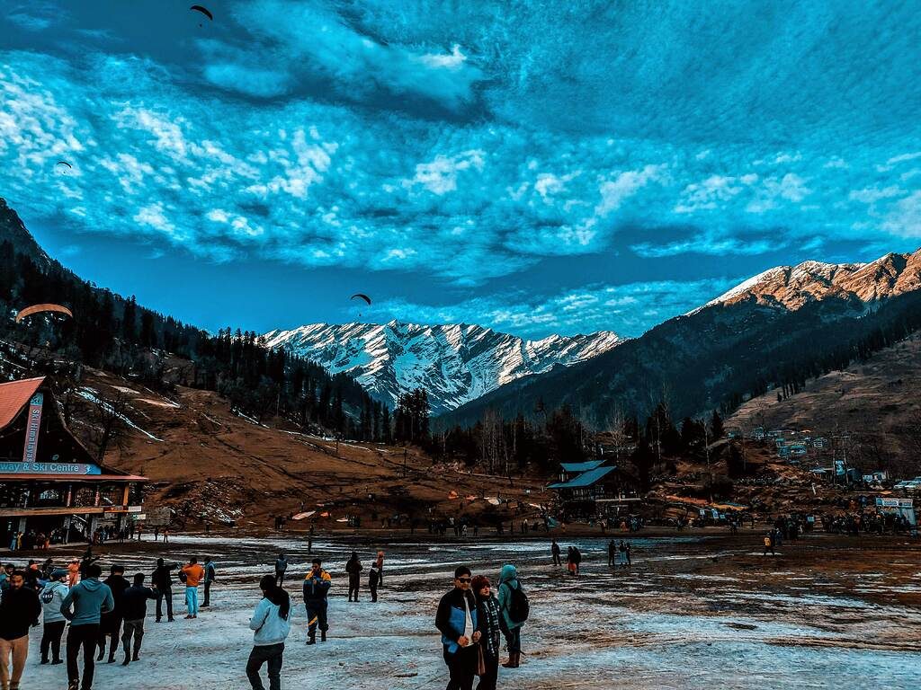 Manali Group Escape — 4N / 5D group trip from Delhi with DJ bonfire parties